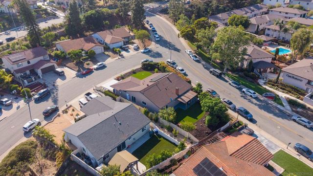 10108 Tres Lagos Ct, Spring Valley, CA 91977