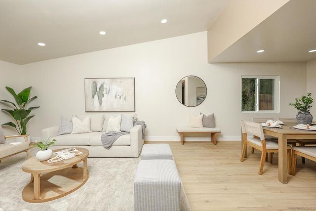 10108 Tres Lagos Ct, Spring Valley, CA 91977