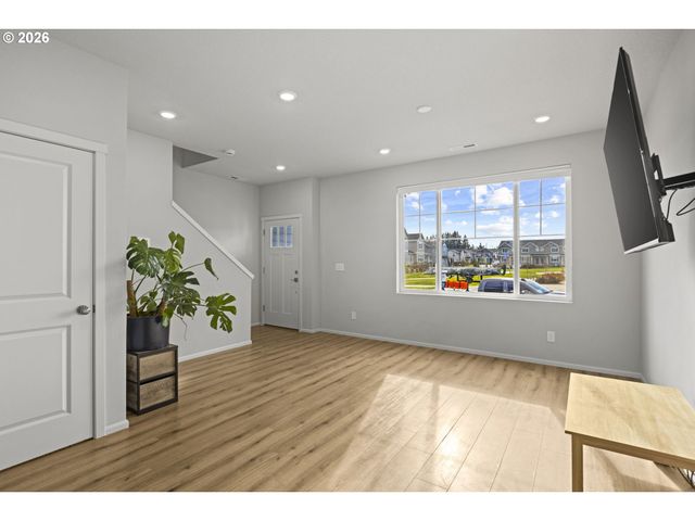 31160 Nw YORKSHIRE St, North Plains, OR 97133