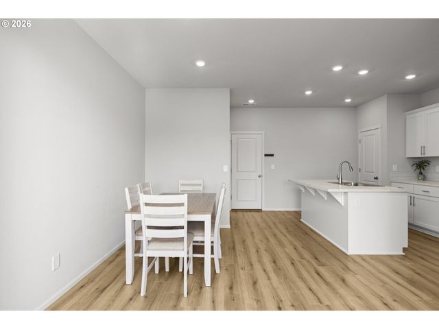 31160 Nw YORKSHIRE St, North Plains, OR 97133