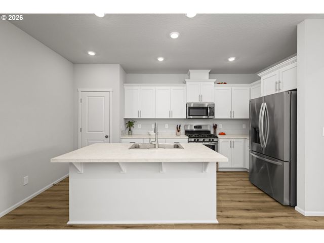 31160 Nw YORKSHIRE St, North Plains, OR 97133