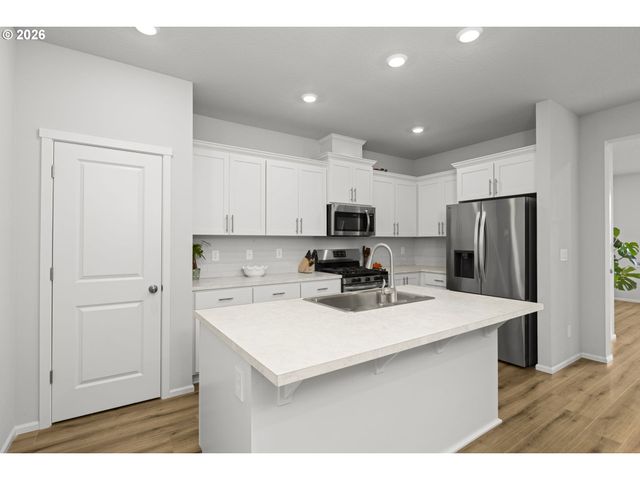 31160 Nw YORKSHIRE St, North Plains, OR 97133