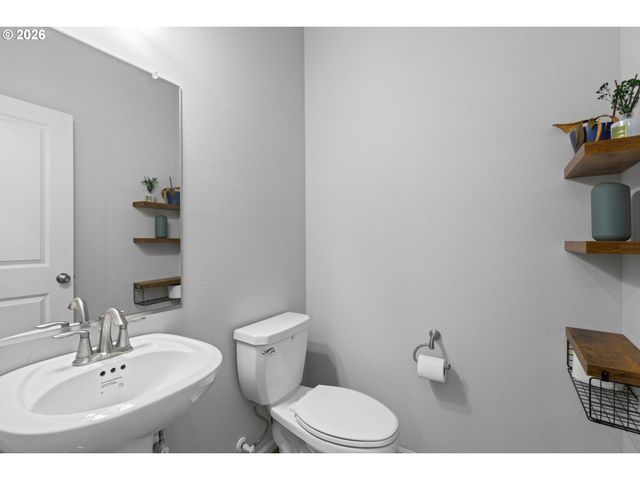 31160 Nw YORKSHIRE St, North Plains, OR 97133