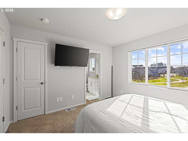 31160 Nw YORKSHIRE St, North Plains, OR 97133