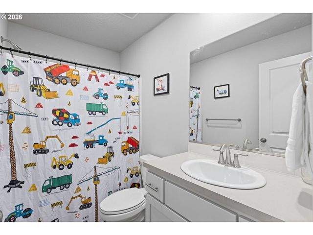 31160 Nw YORKSHIRE St, North Plains, OR 97133