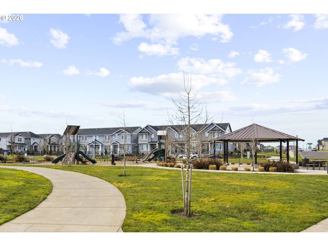 31160 Nw YORKSHIRE St, North Plains, OR 97133