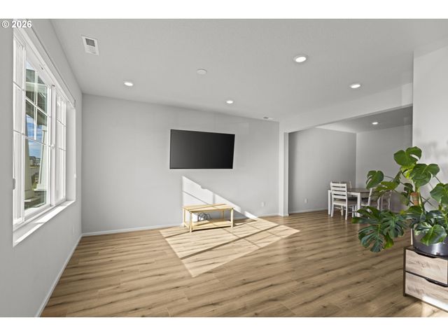 31160 Nw YORKSHIRE St, North Plains, OR 97133