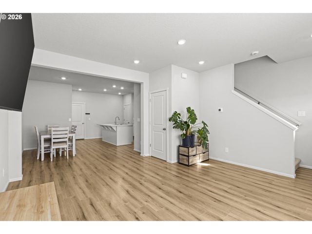 31160 Nw YORKSHIRE St, North Plains, OR 97133