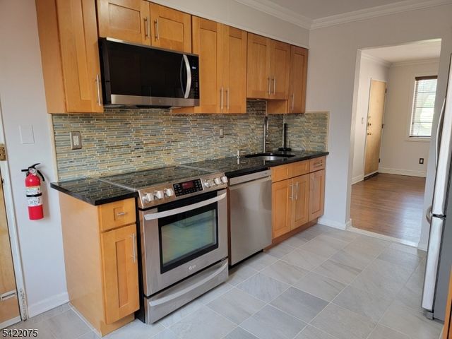 21 Troy Dr, Springfield Twp., NJ 07081