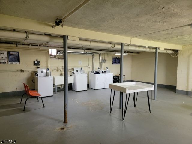 21 Troy Dr, Springfield Twp., NJ 07081