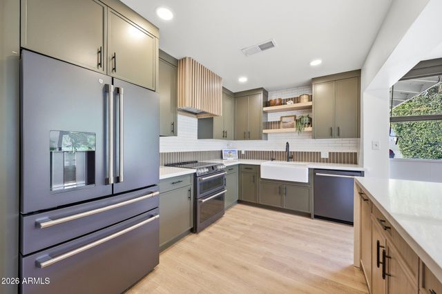 2406 E ELM Street, Phoenix, AZ 85016