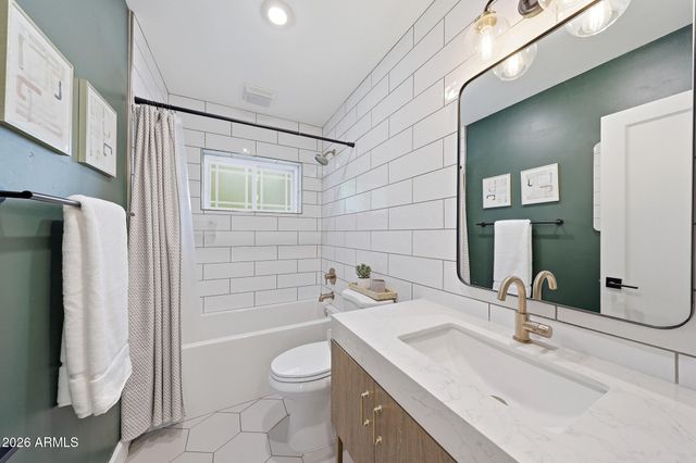 2406 E ELM Street, Phoenix, AZ 85016