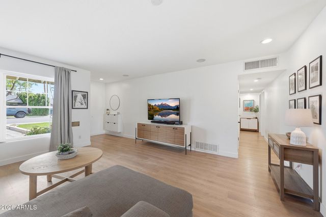 2406 E ELM Street, Phoenix, AZ 85016