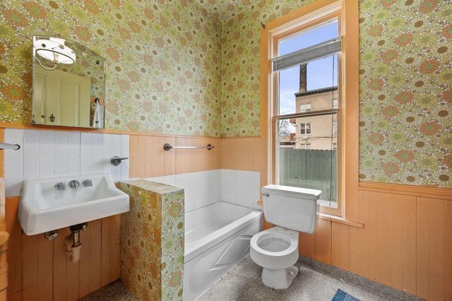 718 Lake AVENUE, Racine, WI 53403