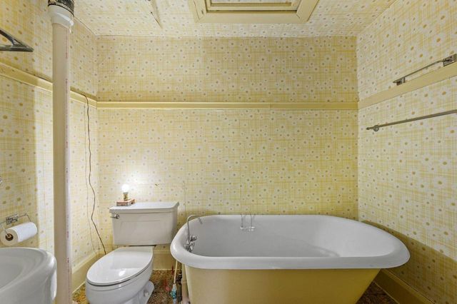 718 Lake AVENUE, Racine, WI 53403