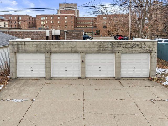 718 Lake AVENUE, Racine, WI 53403