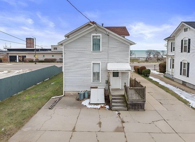 718 Lake AVENUE, Racine, WI 53403