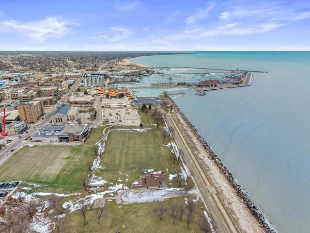 718 Lake AVENUE, Racine, WI 53403