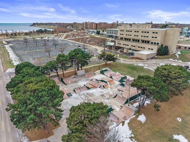 718 Lake AVENUE, Racine, WI 53403