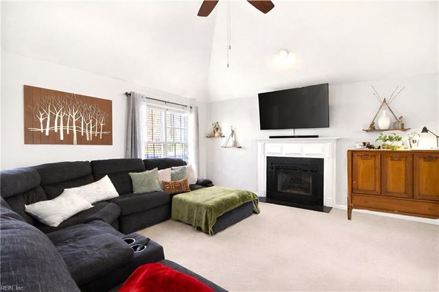 6303 S Oaken Gate DR, Suffolk, VA 23435