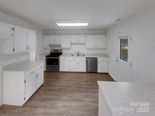 200 Meadow Wind Court, Monroe, NC 28110