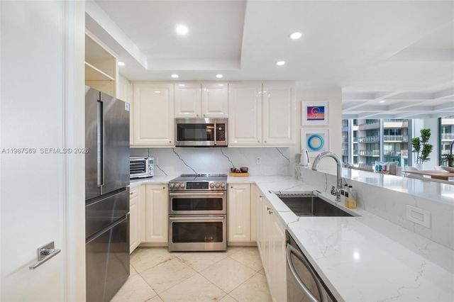 3400 SW 27th Ave 1706, Miami, FL 33133