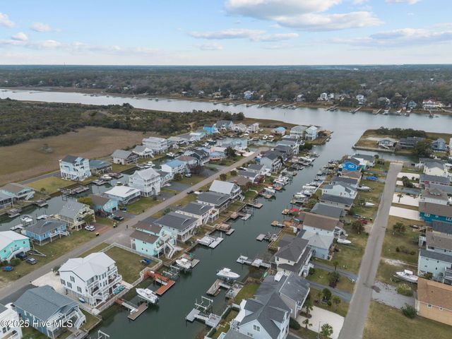 124 Starfish Drive, Supply, NC 28462