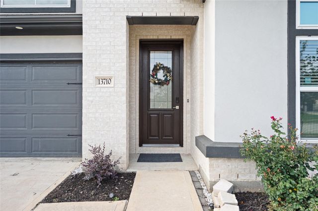 13710 Duro Bluff Drive, Cypress, TX 77429