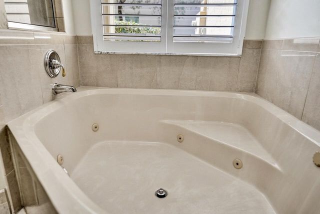 6171 Shadow Tree Lane, Lake Worth, FL 33463