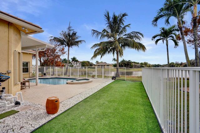 6171 Shadow Tree Lane, Lake Worth, FL 33463