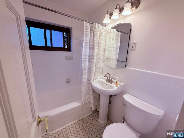 3020 Edwin Avenue 2C, Fort Lee, NJ 07024