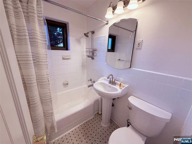 3020 Edwin Avenue 2C, Fort Lee, NJ 07024