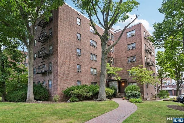 3020 Edwin Avenue 2C, Fort Lee, NJ 07024