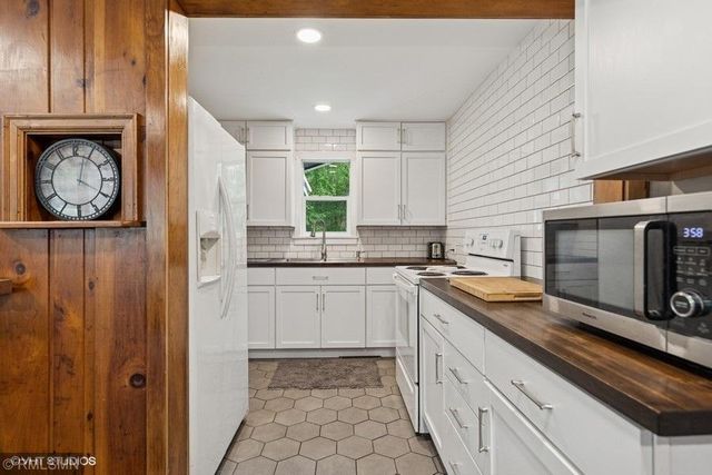 2818 Wilson Avenue, Sterling Twp, WI 54024