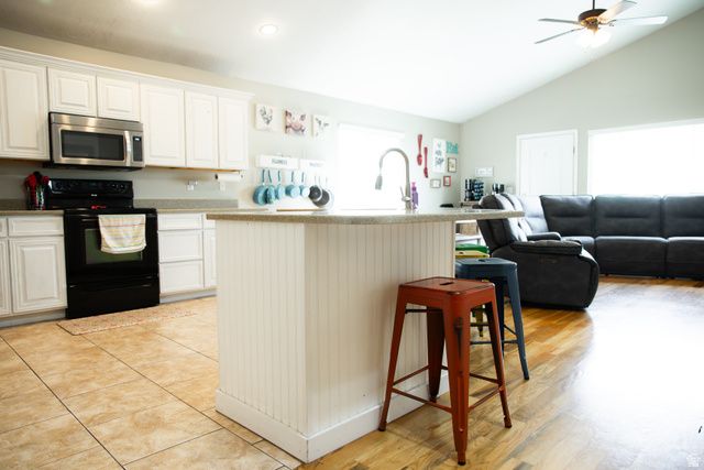 1013 W 3000 N, Pleasant View, UT 84414