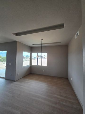 6704 Vatapa Road NE, Rio Rancho, NM 87144