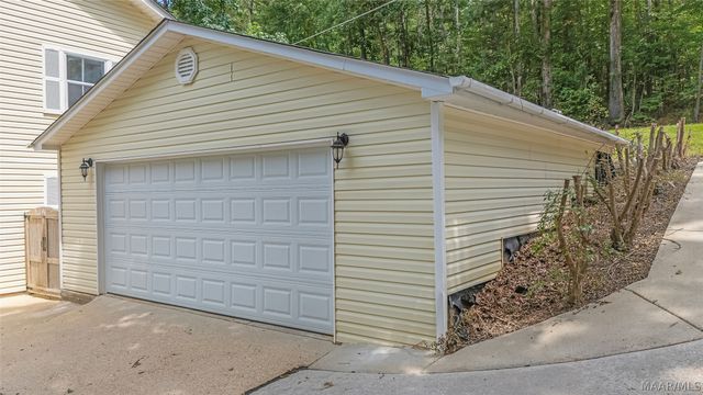 555 Shady Acres Drive, Titus, AL 36080