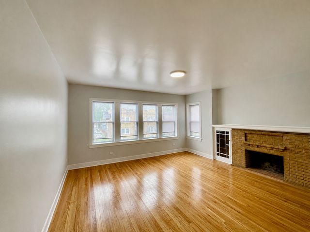 4853 W Augusta Boulevard 2, Chicago, IL 60651