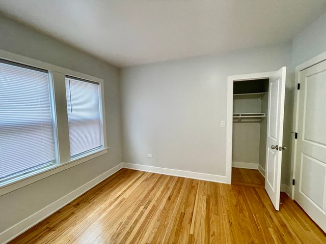 4853 W Augusta Boulevard 2, Chicago, IL 60651