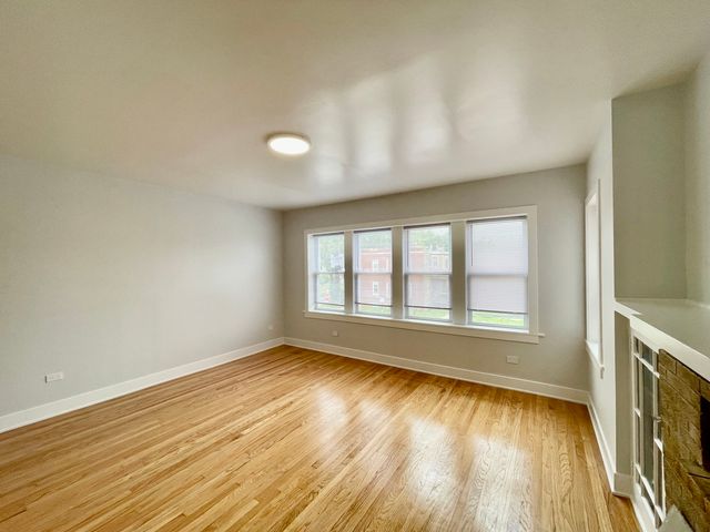 4853 W Augusta Boulevard 2, Chicago, IL 60651