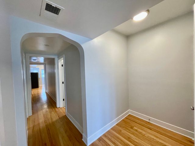 4853 W Augusta Boulevard 2, Chicago, IL 60651