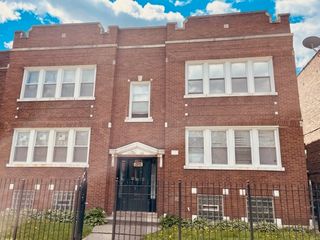 4853 W Augusta Boulevard 2, Chicago, IL 60651