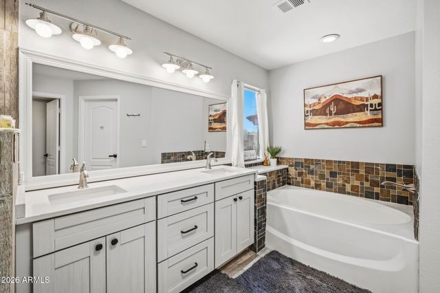 38253 N 3RD Street, Phoenix, AZ 85086