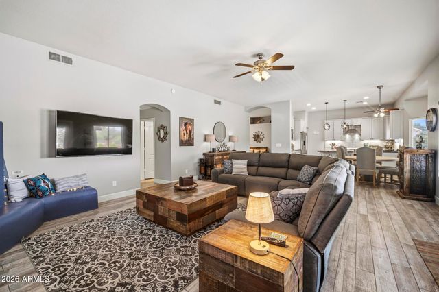 38253 N 3RD Street, Phoenix, AZ 85086