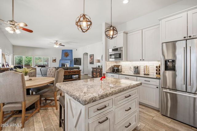 38253 N 3RD Street, Phoenix, AZ 85086