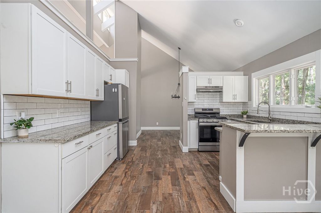 Image 11 of property listing at 22 Monastery Road, Savannah, GA 31411