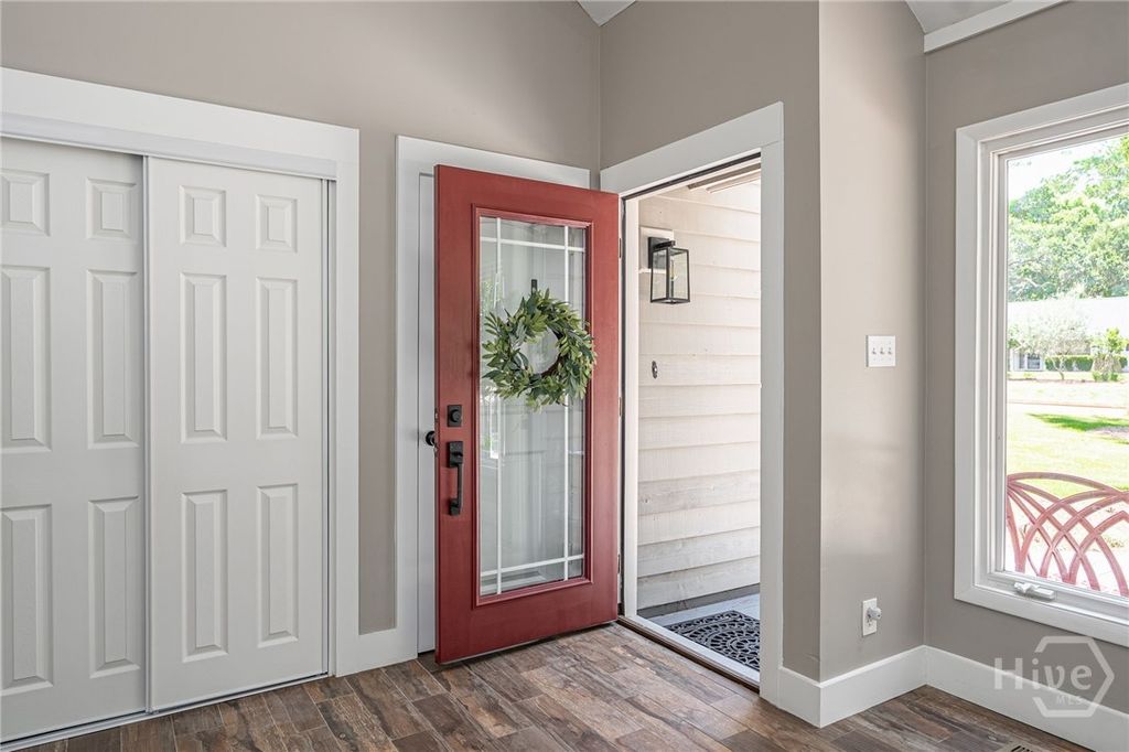 Image 5 of property listing at 22 Monastery Road, Savannah, GA 31411