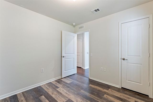 10200 E Lone Pine LN, Austin, TX 78747