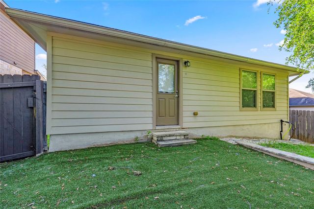 10200 E Lone Pine LN, Austin, TX 78747