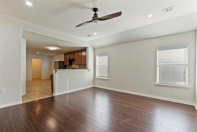 10200 E Lone Pine LN, Austin, TX 78747